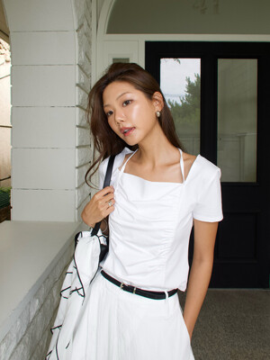 [예지PICK][단독]HALTER SQUARE NECK SHIRRING TOP(T-7047)