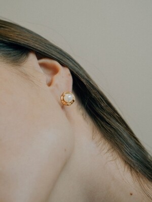 pearl wave earring