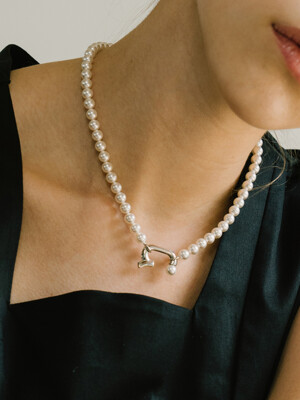Mondo pearl Necklace