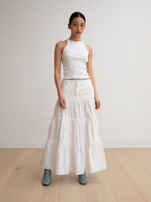 Low-waist tiered skirt
