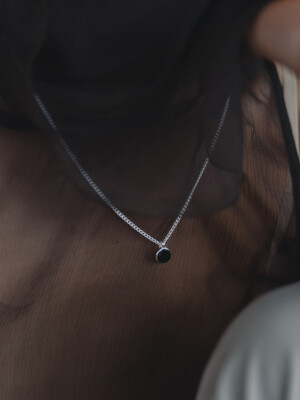 Dot Pendant Necklace