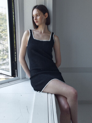 TRIMMING POINT KNIT ONE-PIECE (BLACK)