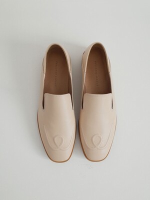Embo stitches loafers Beige