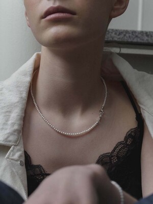 standard thin pearl necklace