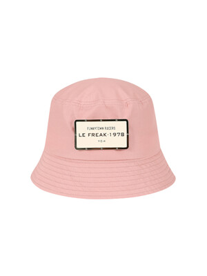 LE FREAK-PLAQUE BUCKET HAT (PINK)