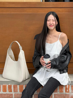 [인플루언서 pick] Plaque Hobo Bag 플라크 호보백 (2color)