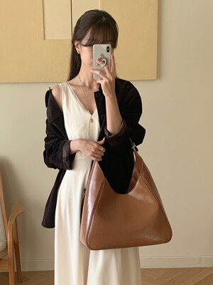 [알로하 PICK]Plaque Hobo Bag Camel 플라크 호보백 카멜