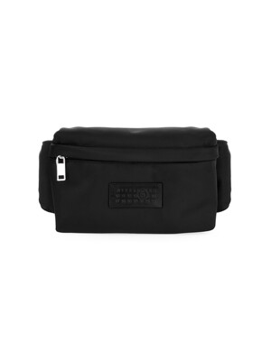 메종마르지엘라 SB5WB0001 P6416 T8013 MM6 넘버링 로고 패치 힙색 슬링백
