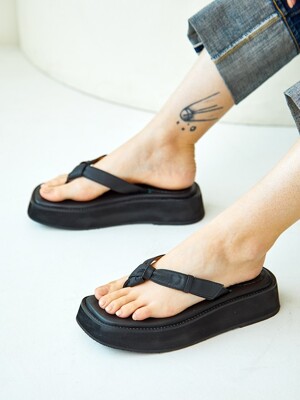 BKS2010 RIM FLIP SANDAL BLACK