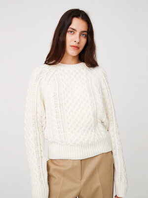 Fine Wool Cable Sweater / Ivory