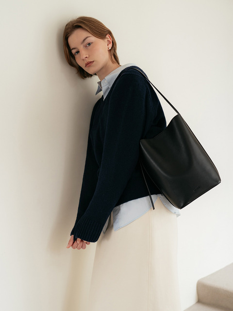 루아레 [리퍼브]Rie Bucket Bag (2 Color)