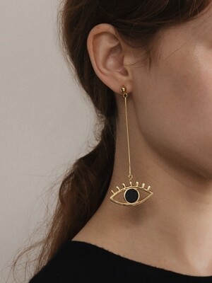 black serpentine mismatched eye earrings