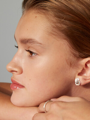 Allcase pearl earring
