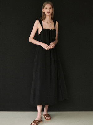 Loose fit shirring long dress - black