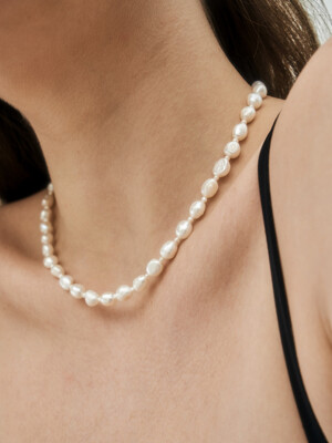 Wave Deux Freshwater Pearl Necklace