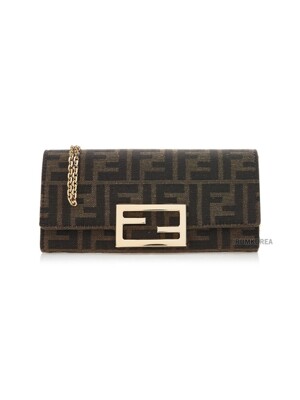 [펜디] FW24 여성 FF로고 체인지갑 8M0365 A98P F0A6E