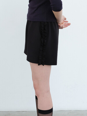 Frill Short Pants-Black