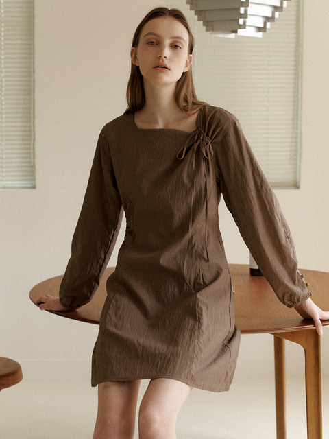 원피스,원피스 - 이슈넘버 (ISSUE NUMBER) - 4.58 String mini dress (Brown)