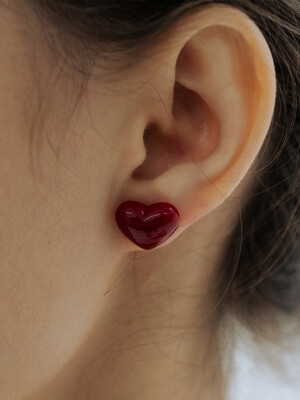 XT006_volume red heart earring
