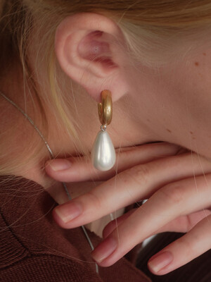 Teardrop Pearl Hoop Earrings - Gold