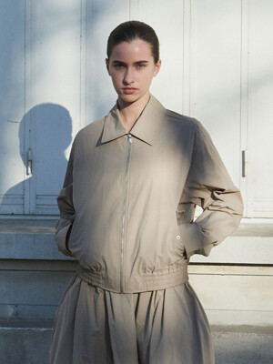 EMILY NYLON BOMBER JACKET (BEIGE)