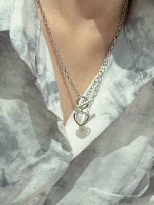 TOGGLE HEART NECKLACE