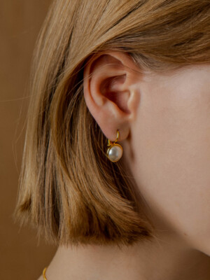 ALICIA EARRING GOLD
