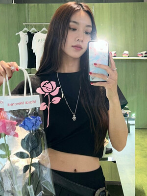 SLIM TSHIRT UNE ROSE_BLACK PINK