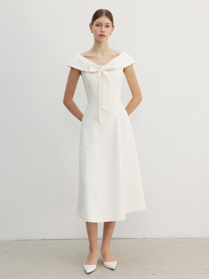 QUINN Boat neck ribbon tied flared long dress (Ivory/Black)