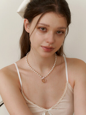 beige heart pearl necklace