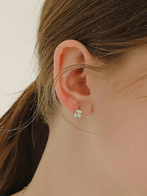 Volume Square Silver One-Touch Earrings M03865