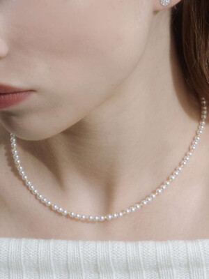 XT009_color point pearl necklace