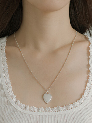 Heart pick necklace