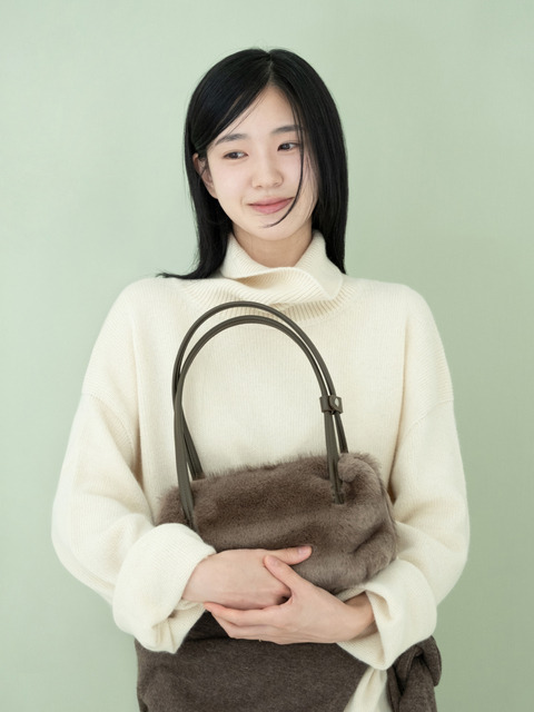 사르투 [단독][이누누 PICK]NUE MINI FLUFFY BAG (MOCHA MOUSSE)