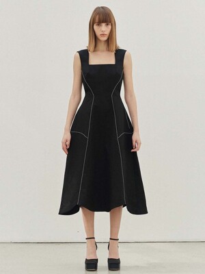 Fiore Sculpted Scallop Mididress (Black/White Stitch)