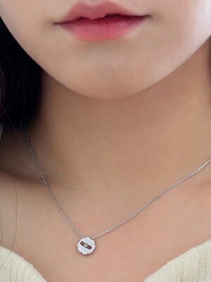 Blooming diamond necklace