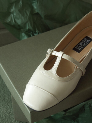 DELIA - Romantic Strap Loafer / Pale Ivory