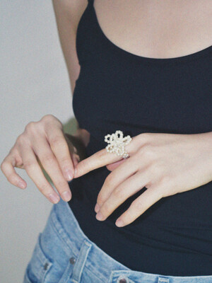 AMONG FLOWER PEARL RING