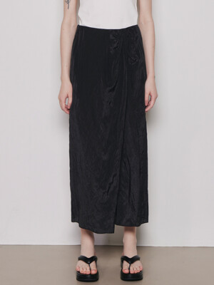Shimmering Slit Midi Skirt_Black