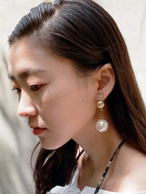 pearl drop earring