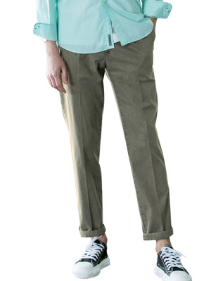 One-Tuck tapered casual pants - khaki
