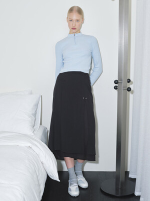 Pleats Skirt in Black VW4SS124-10