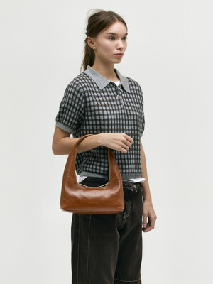 HOBO SHOULDER_brown crinkle