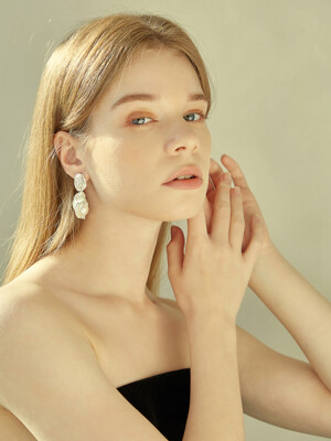 Vintage Baroque Pearl Earring