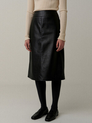 faux leather A-line skirt (black)