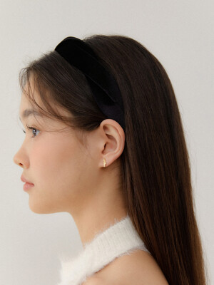 simple tied velvet hair band