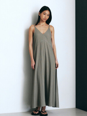 Stitch Line Flare Maxi Dress (Khaki)