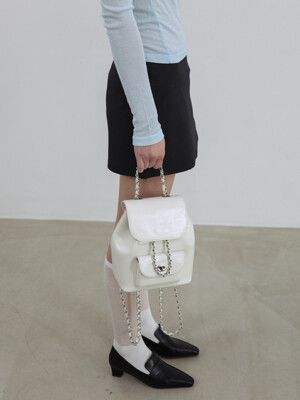 아소뷔오 체인백팩 ASSOVIO Chain Backpack - White
