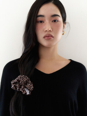 leopard silky scrunchie