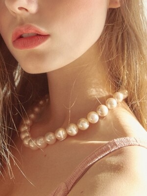 B PK PEARL NECKLACE